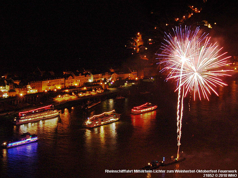 Rheinschifffahrt Mittelrhein-Lichter zum Weinherbst-Oktoberfest-Feuerwerk