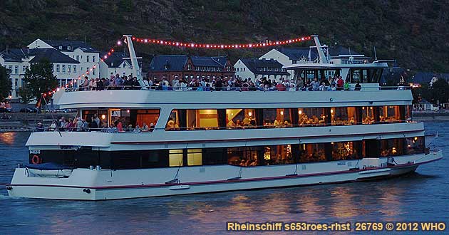 Rheinschifffahrt zum Mittelrhein-Lichter Feuerwerk beim Goldenen Weinherbst und Federweienfest